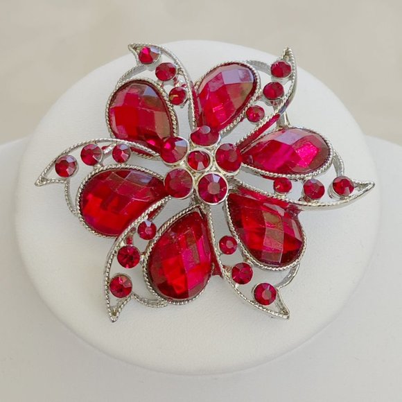 Vintage Red Rhinestone Pinwheel Flower Brooch (Wreath, Flower, Bow, Christmas) - Picture 5 of 11